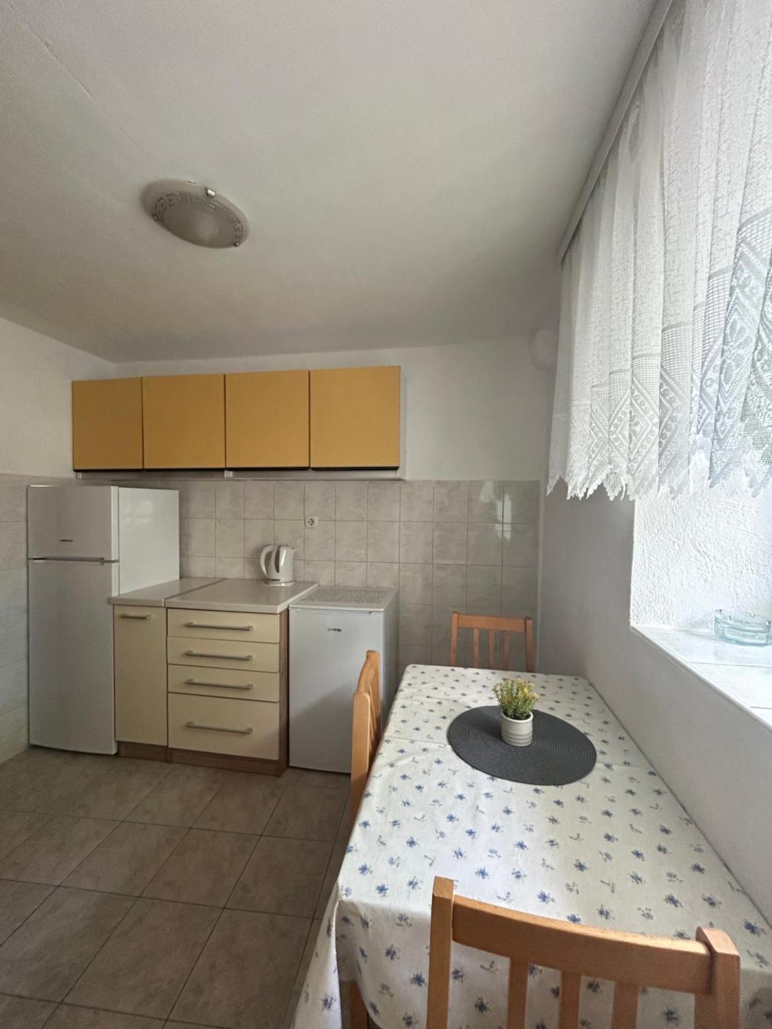 Sobe Gorana Hotell Živogošće Exteriör bild