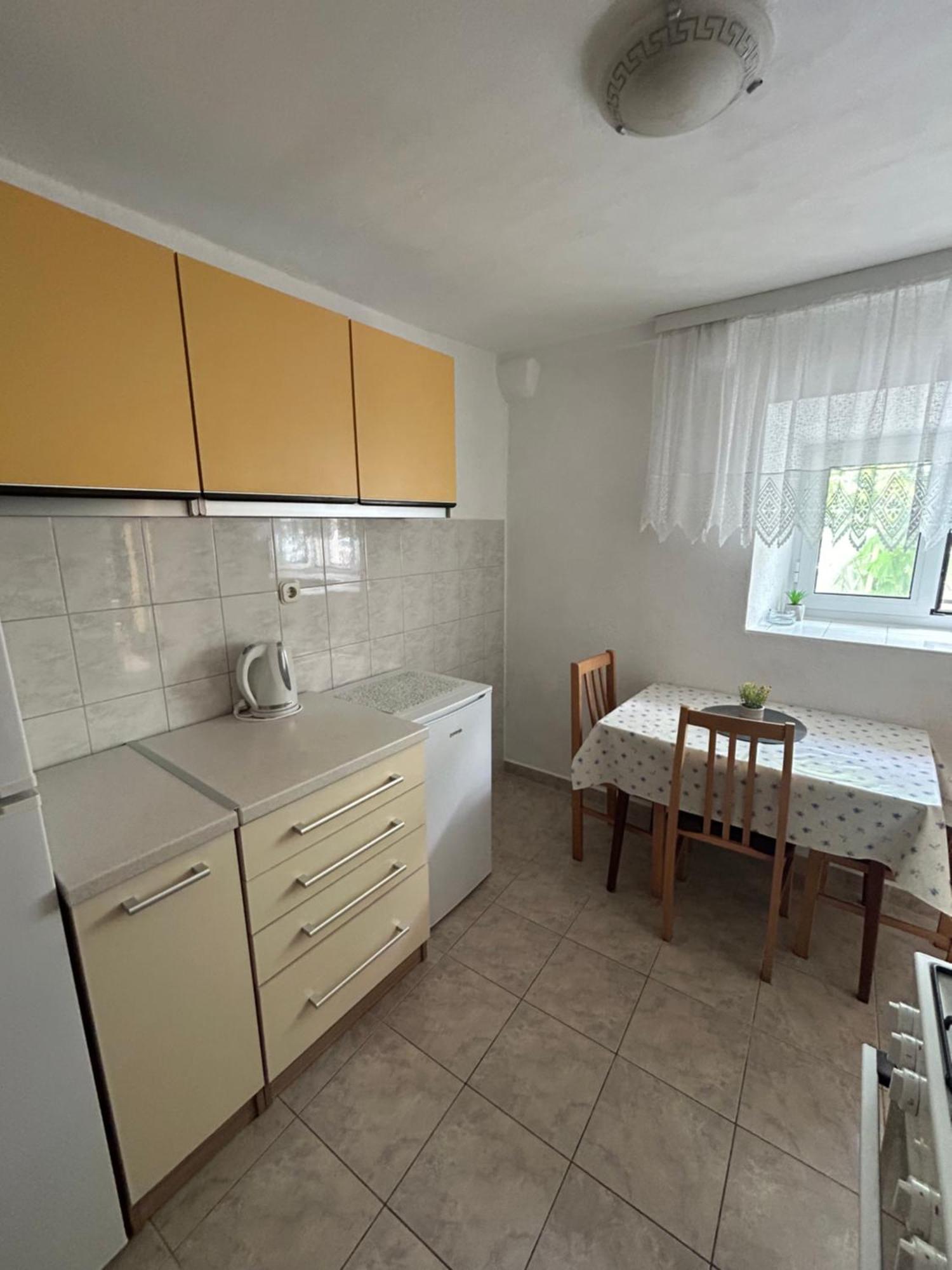 Sobe Gorana Hotell Živogošće Exteriör bild