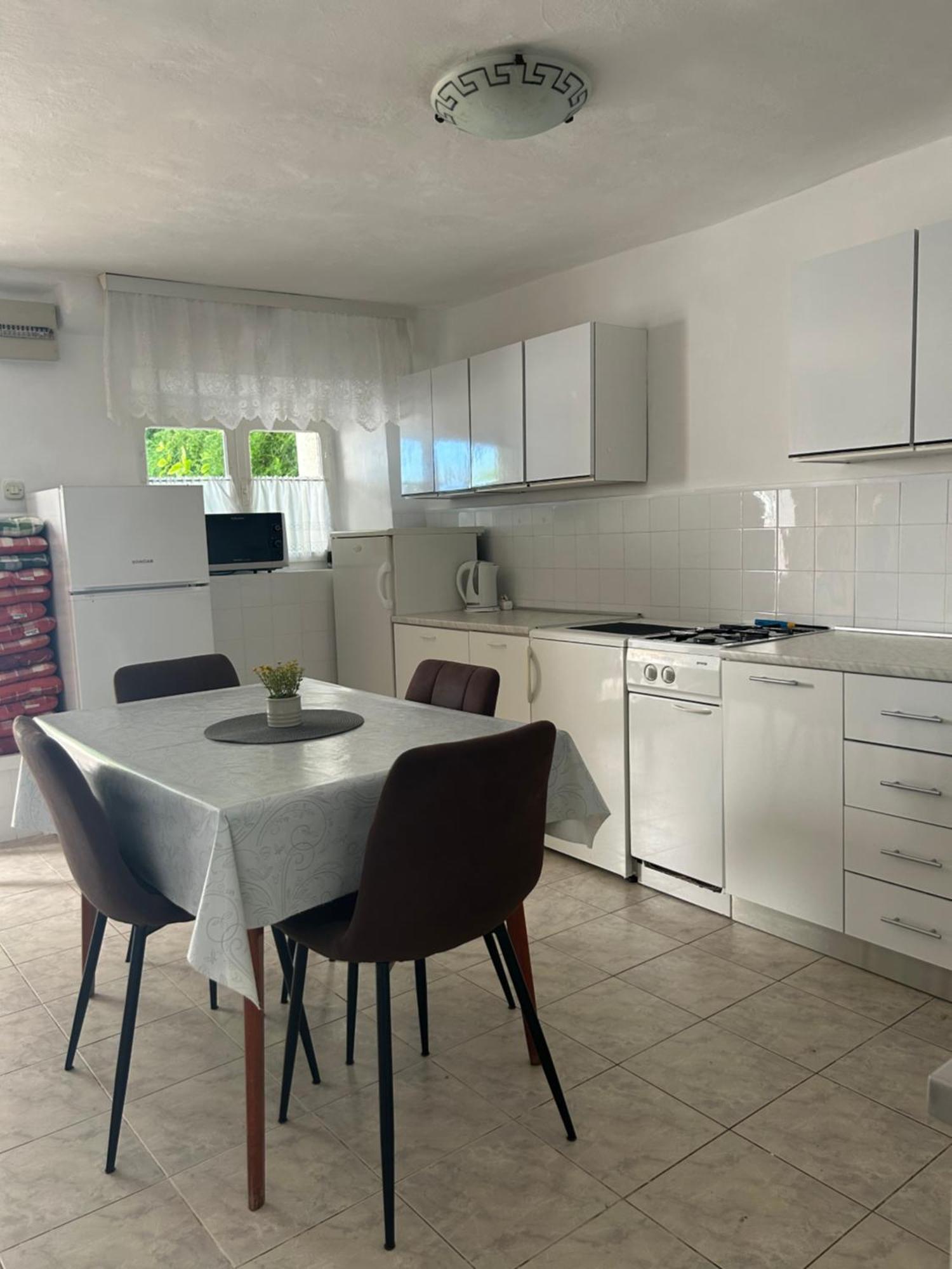 Sobe Gorana Hotell Živogošće Exteriör bild